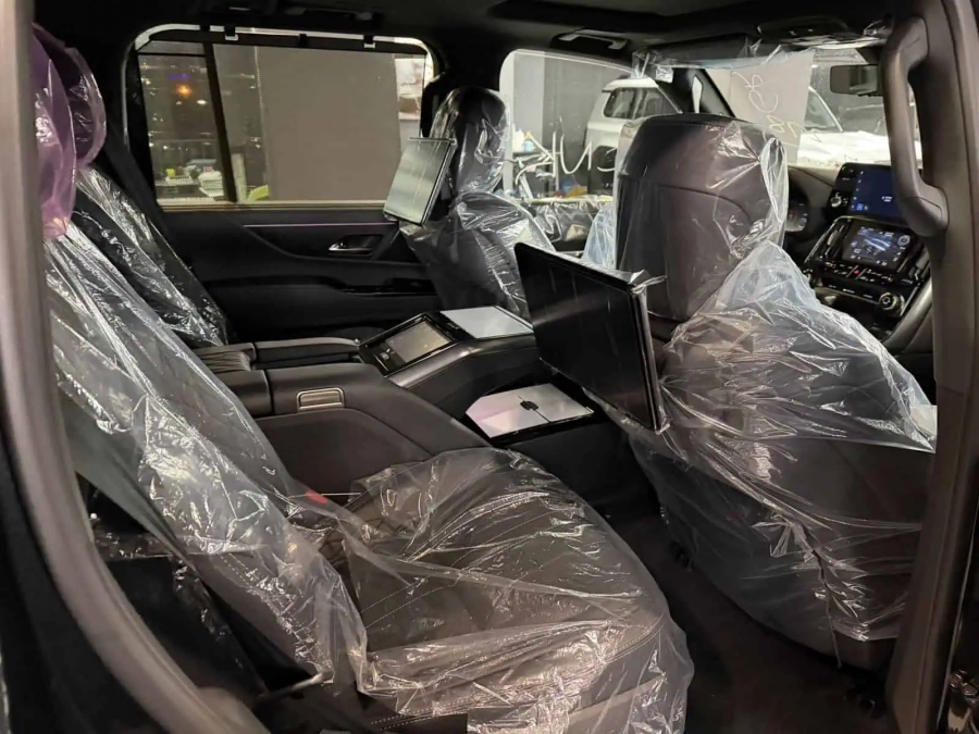 Lexus LX500d